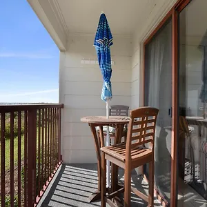  Apartment Hhbt Admirals Row 105